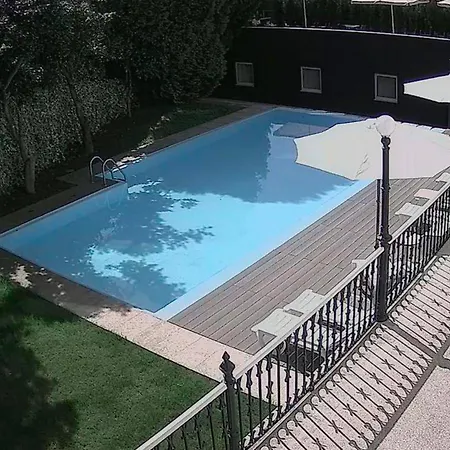 Garden מלון